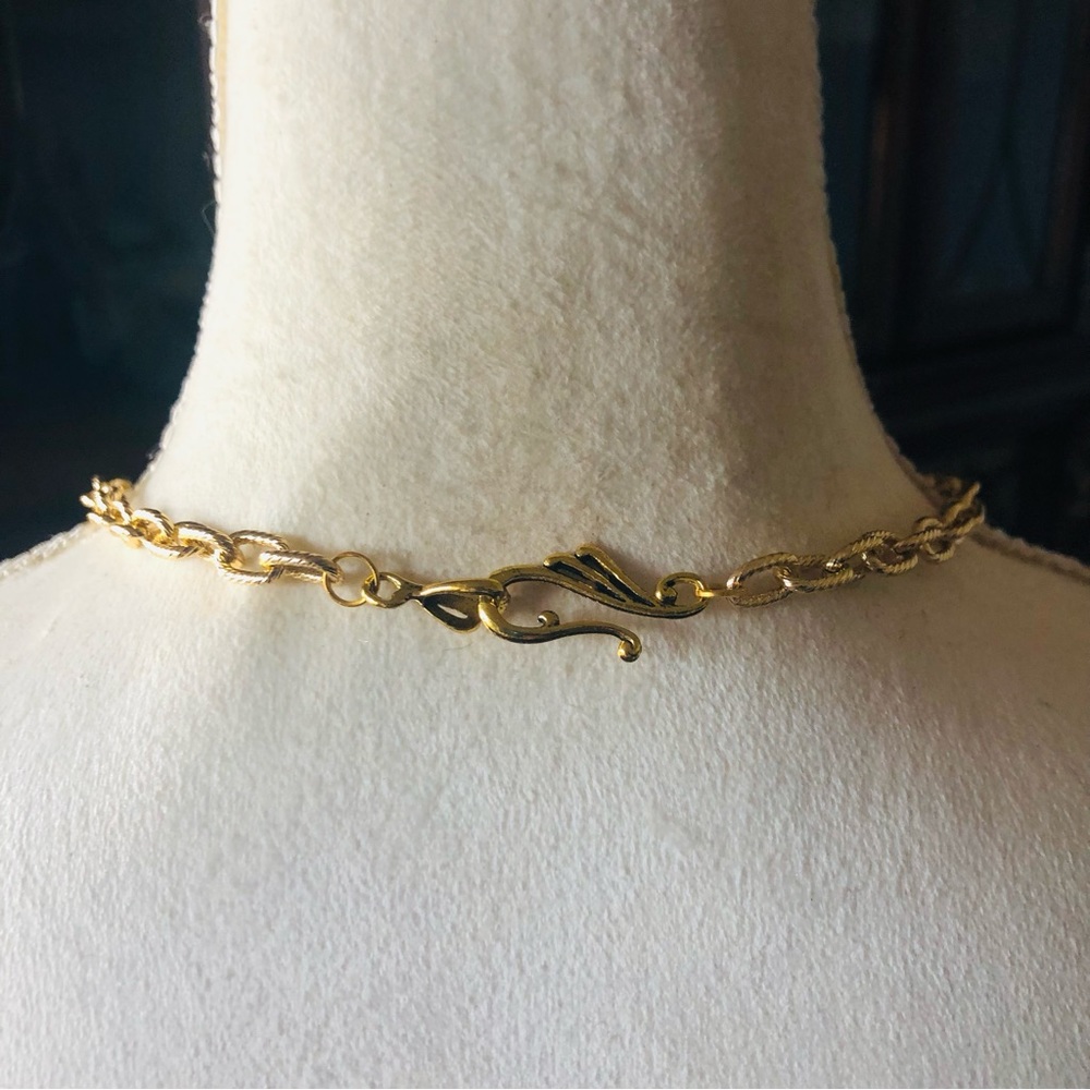 Handcrafted repurpose genuine feather dangle pendant on chain necklace - Picture 7 of 10